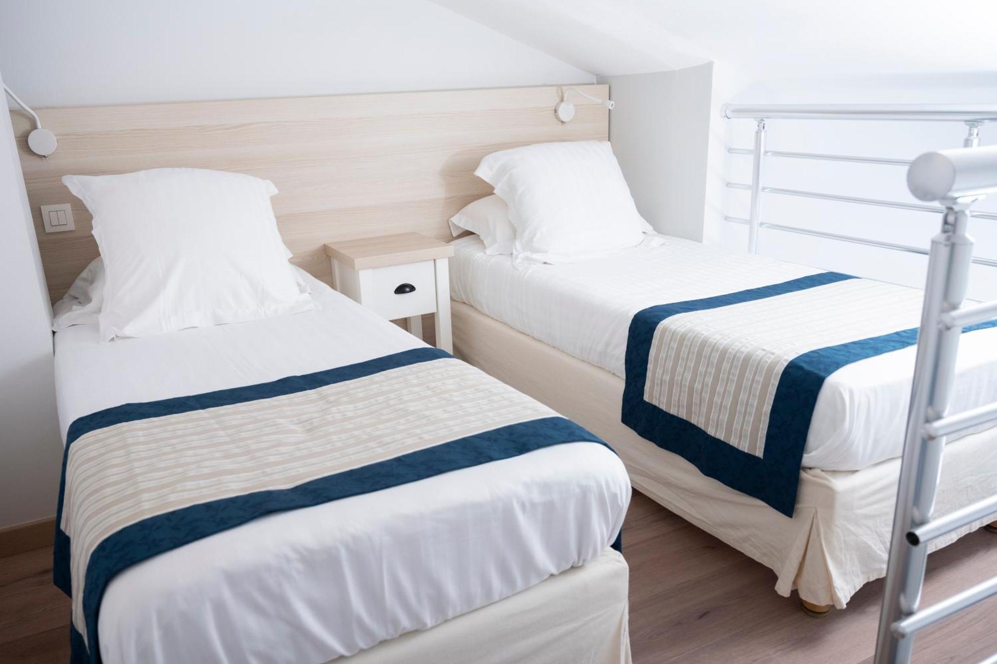 Hotel La Ciotat - A Deux Pas De L'Eau Dış mekan fotoğraf